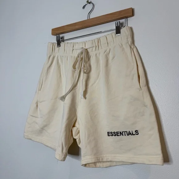 Essentials Fear of God Sweatshorts size large - Picture 2 of 8